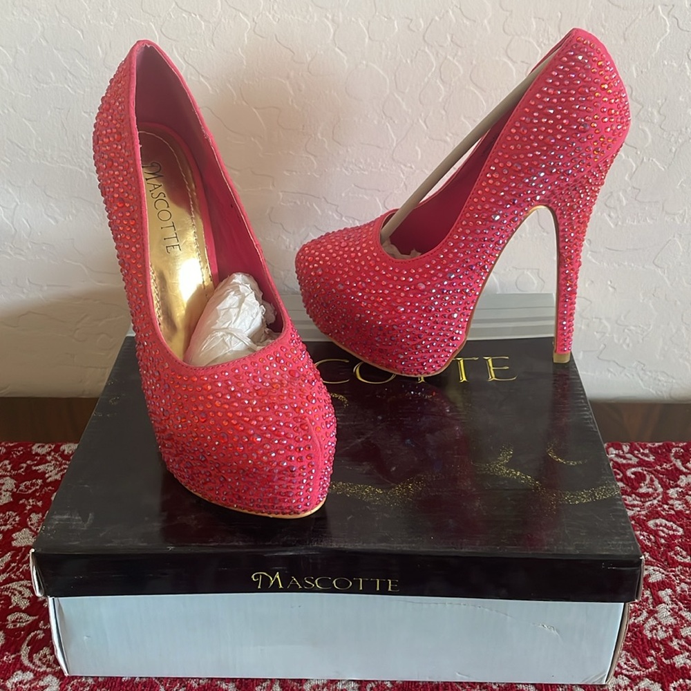 Mascotte Women's Pink (lipstick) Rhinestone Platform Heels - Picture 2 of 4